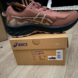 Asics Gel-Venture 10 Women's Shoes in Brown and Tan